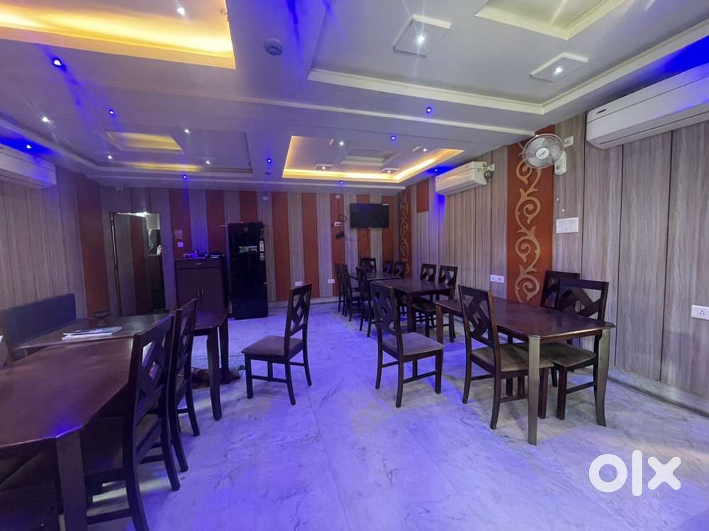 BAR CUM RESTAURANT SALE IN EM BYPASS TAGORE PARK LONABLE