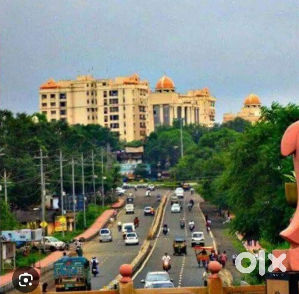 Rent for 3bhk flat semi furnished covered campus prime location.