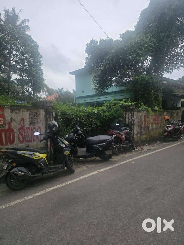 COMMERCIAL  LAND  FOR SALE NEAR OBRON MALL