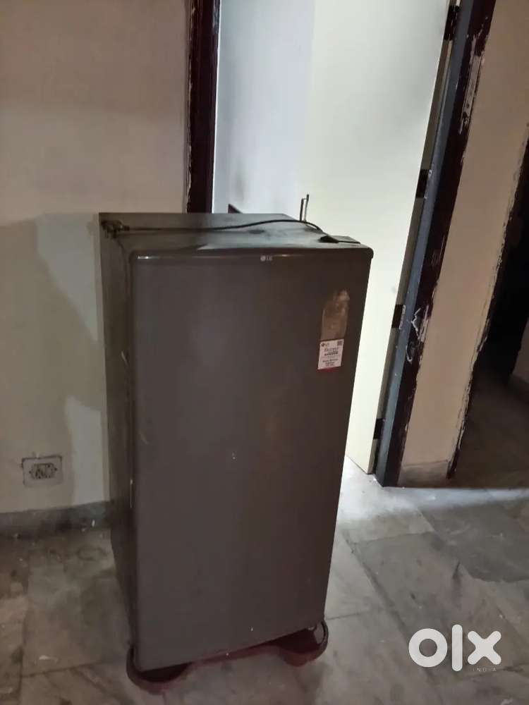Lg Fridge 180 ltr with stand