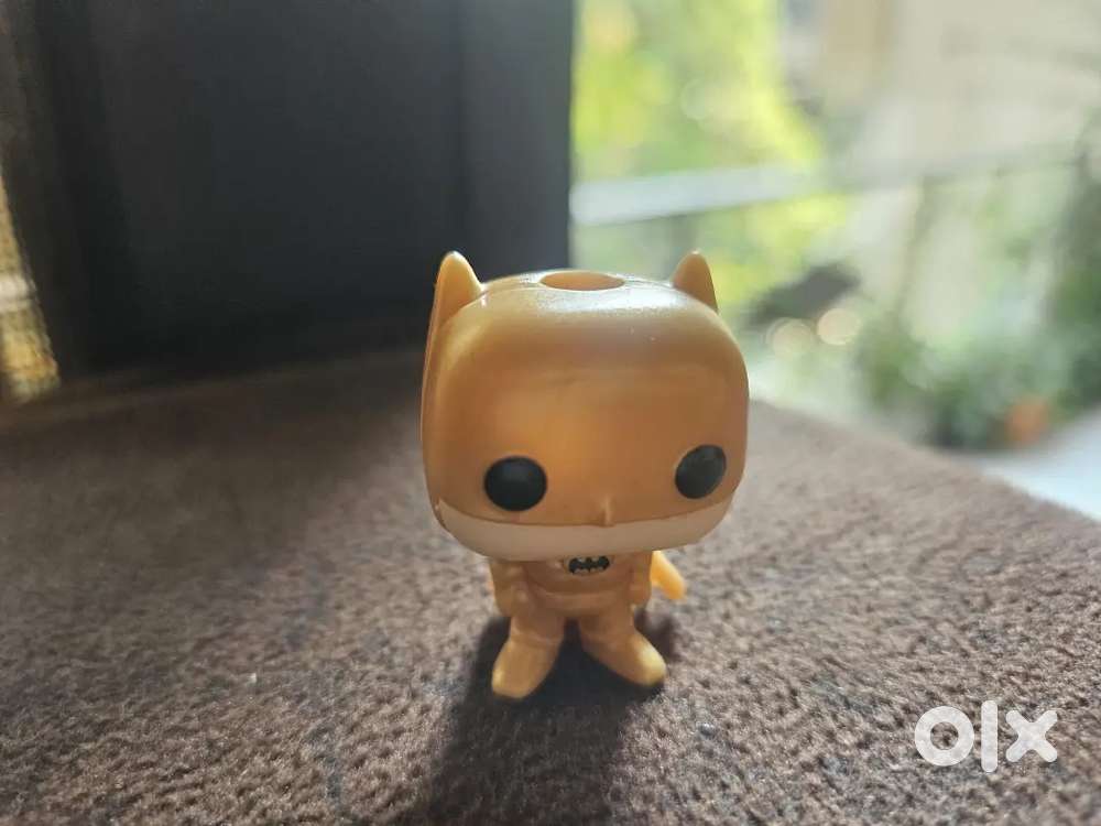 Dc Golden batman Kinder joy unique
