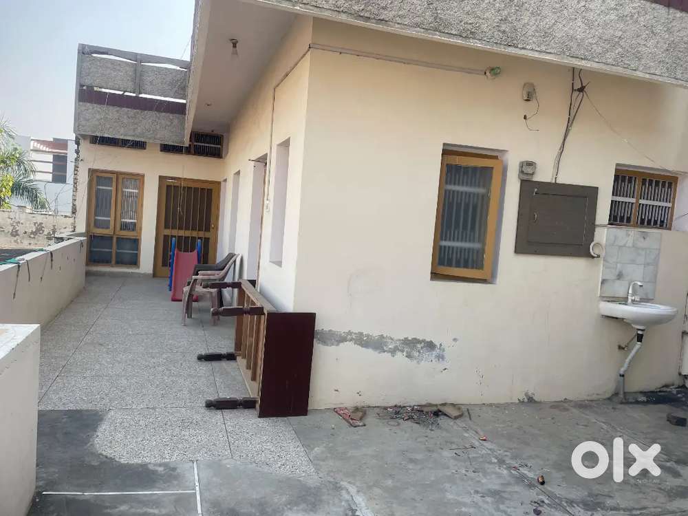 Two room set for  rent  on first floor in rattan nagar Tripuri