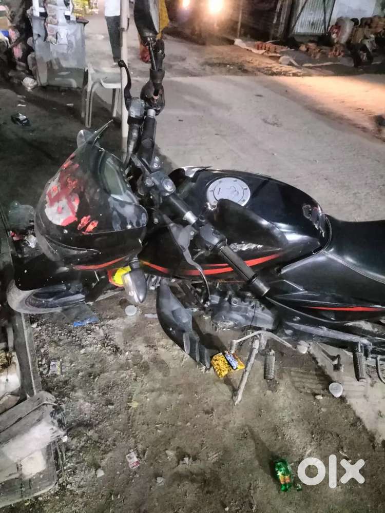 Pulsar 125 for Best condition and black red colour