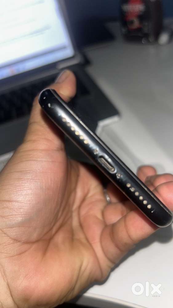Black IPHONE XR Generation at mint condition