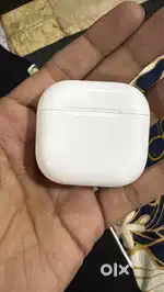 Apple Airpods 4 (6 months warranty left)