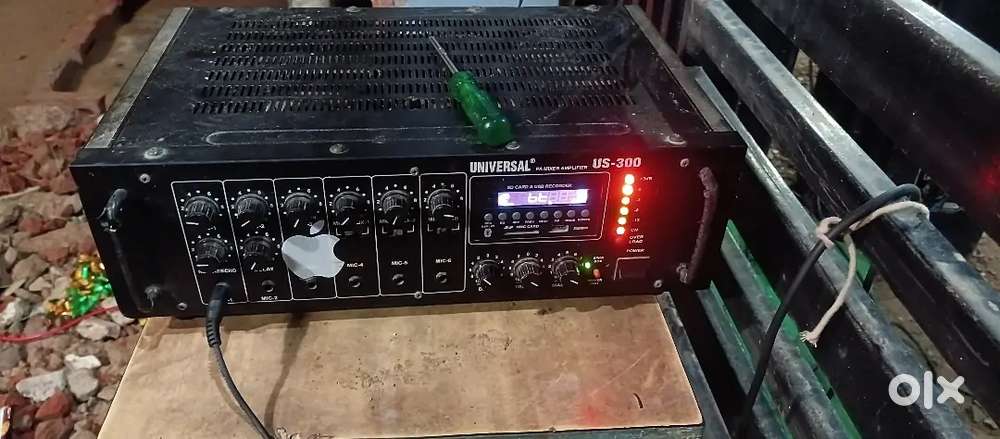 12inch 2 Top with Amplifier and Bass enclosure with bass.