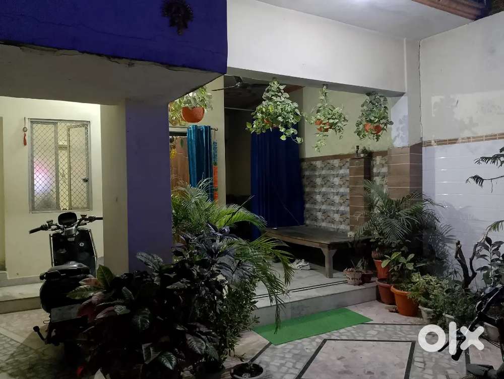 Full furnished room with marble and tiles