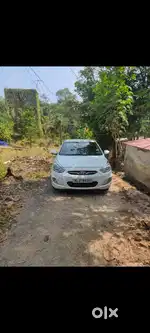 Hyundai Verna 2011 Petrol 93000 Km