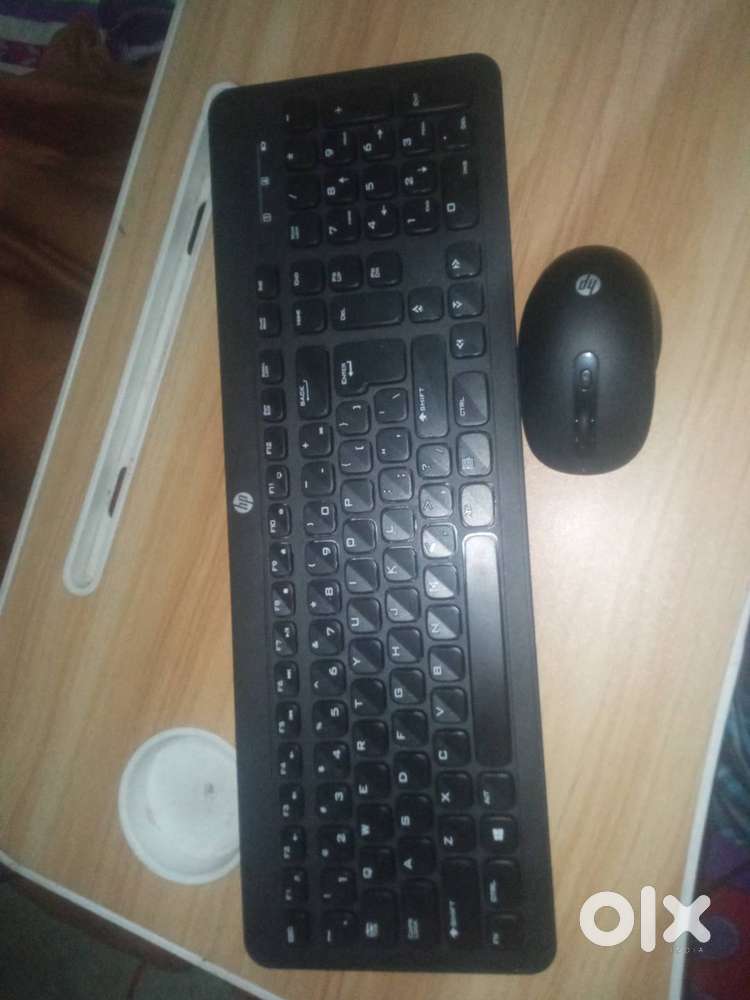 Windows 11 pro with keyboard and mouse