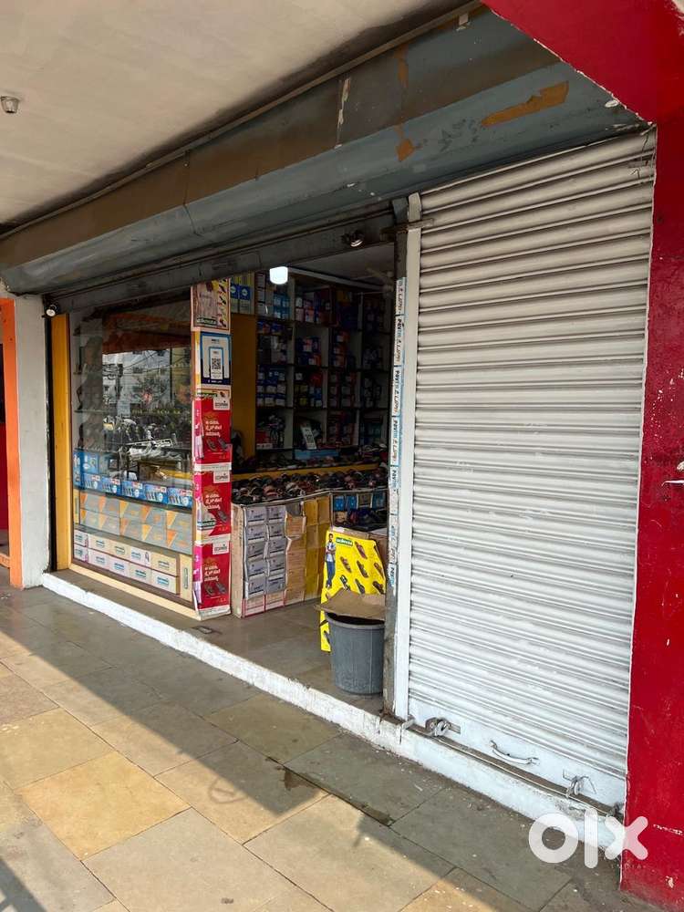 Prime Shop for Rent Opposite Central Bus Stand Daily Heavy Crowd!