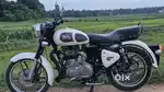 Classic 350 2016 end model. With full tank Petrol.