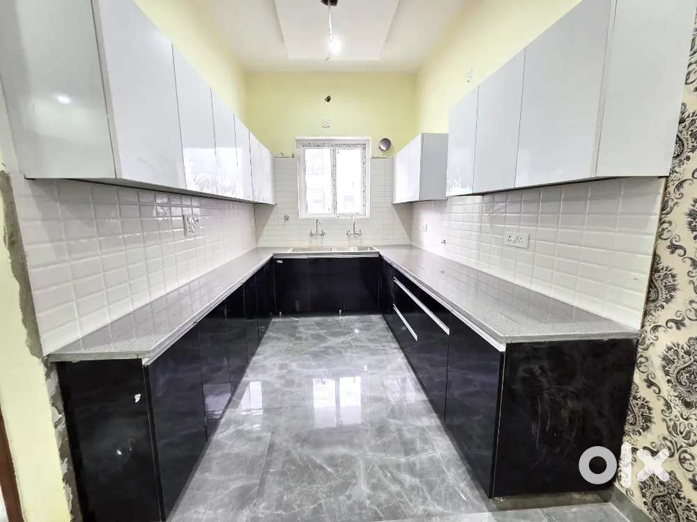 Newly Built 3 Bhk Flat Near Panchkula Sec 20
Gated Society 
Parking