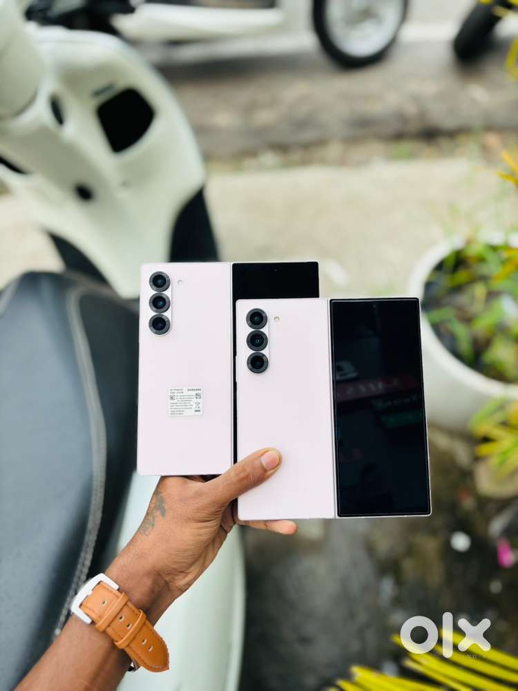 Samsung Galaxy Z Fold6 ( 12/512GB ) 10months warranty remaining