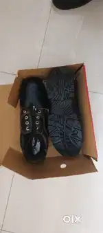Industrial safety shoe