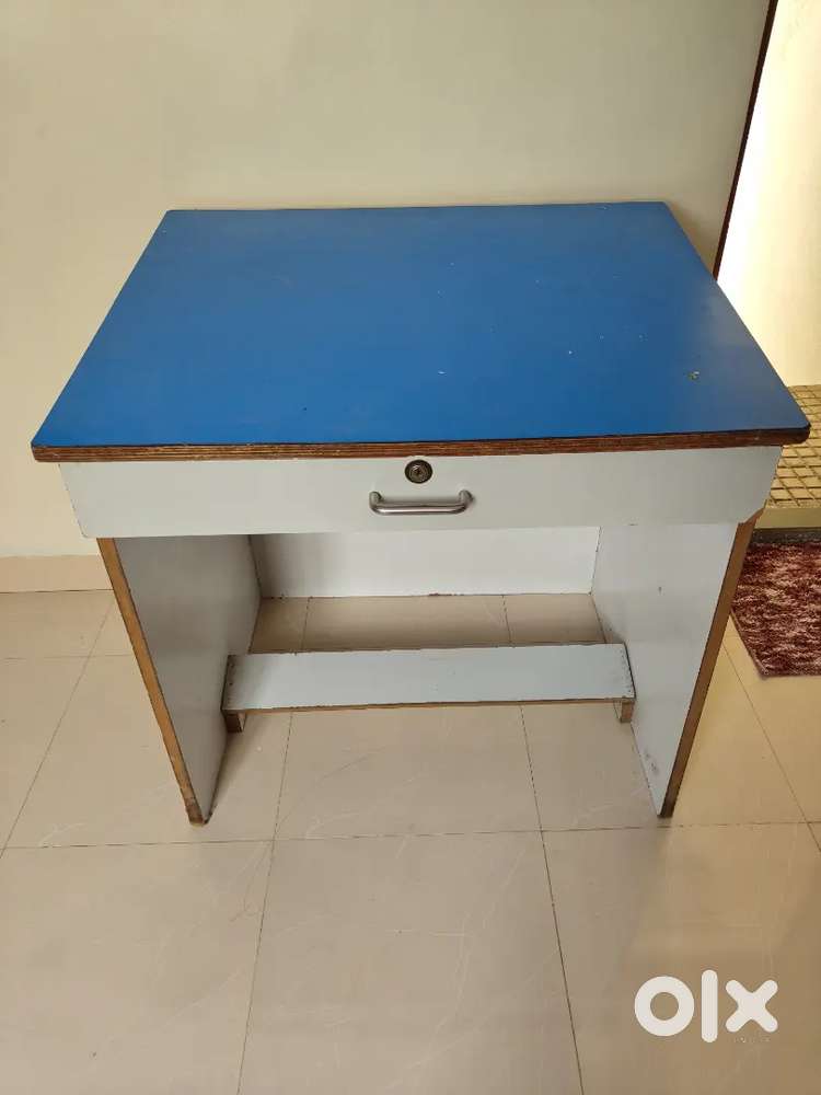Drawing and study table
