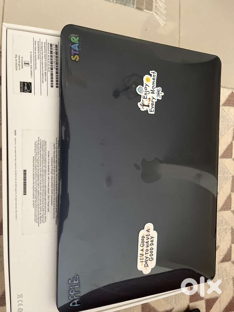 Apple Macbook M1