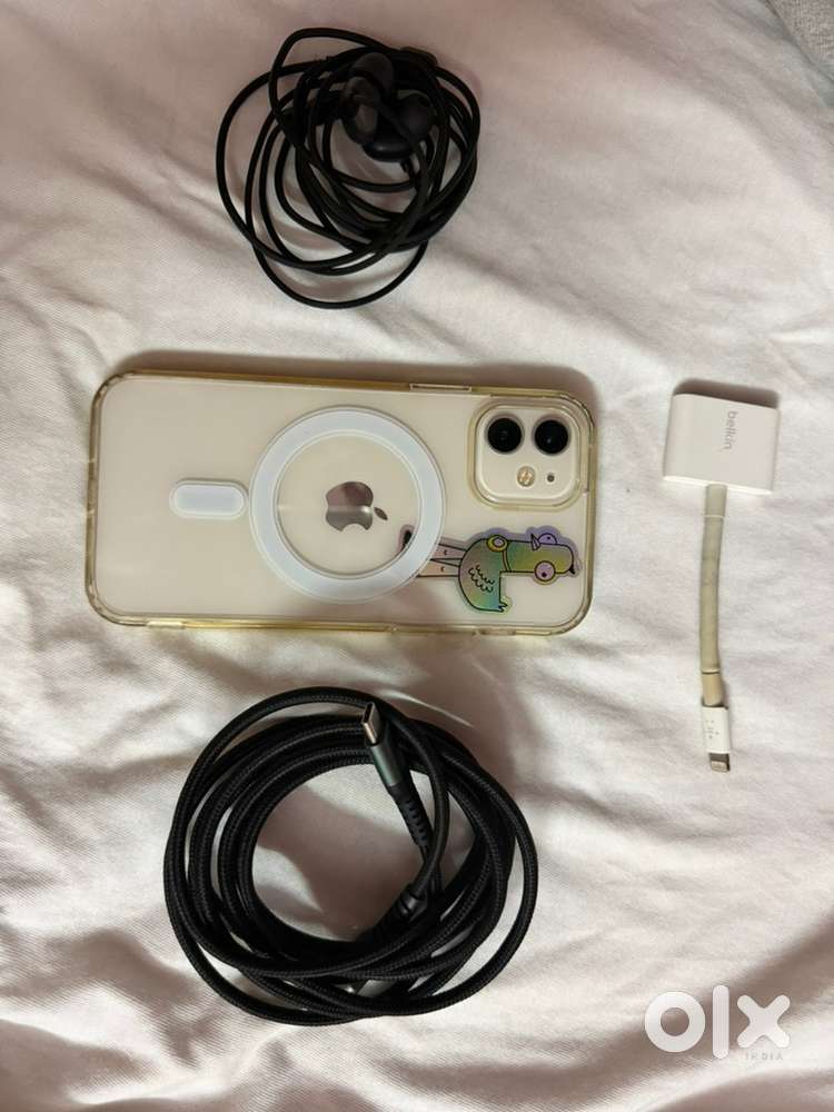 Apple iPhone 12 White (128 GB) with many accessories