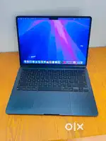 MacBook Air M3 Chip (8/256gb SSD) 13 inches