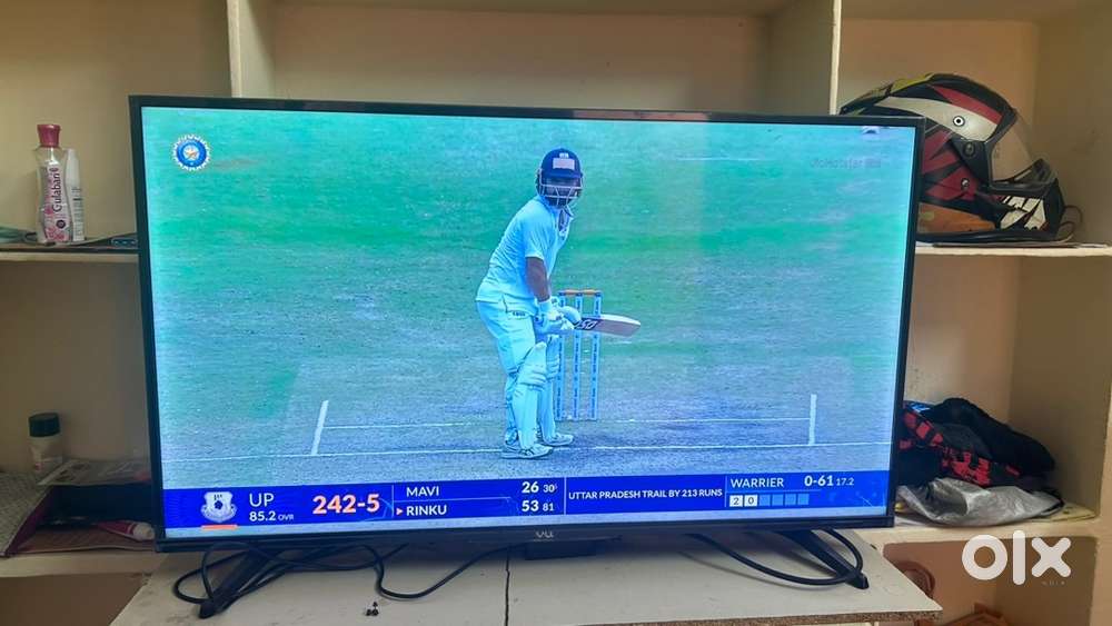 VU TV, 32 inch. Very good condition.