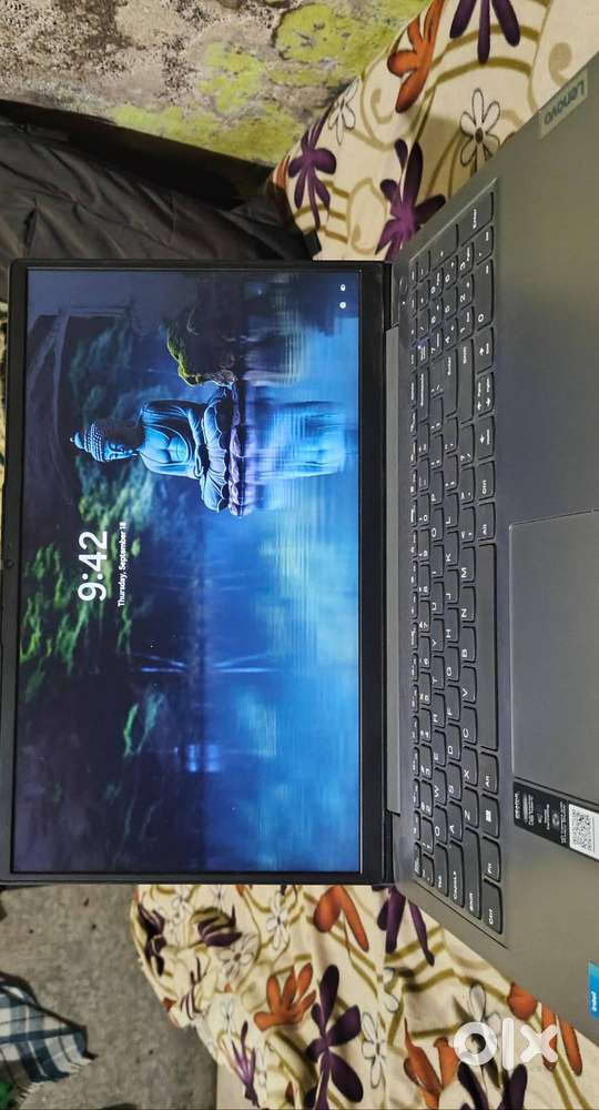 Lenovo Laptop 1 year old no used no crashed