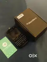 BLACKBERRY CURVE 9720 - IMMACULATE DEVICE WITH GENUINE BILL.
