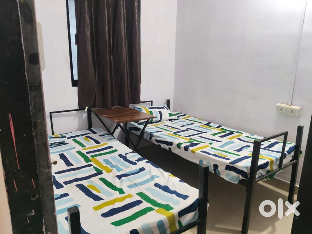 No brokrage girls pg in airoli sect 20