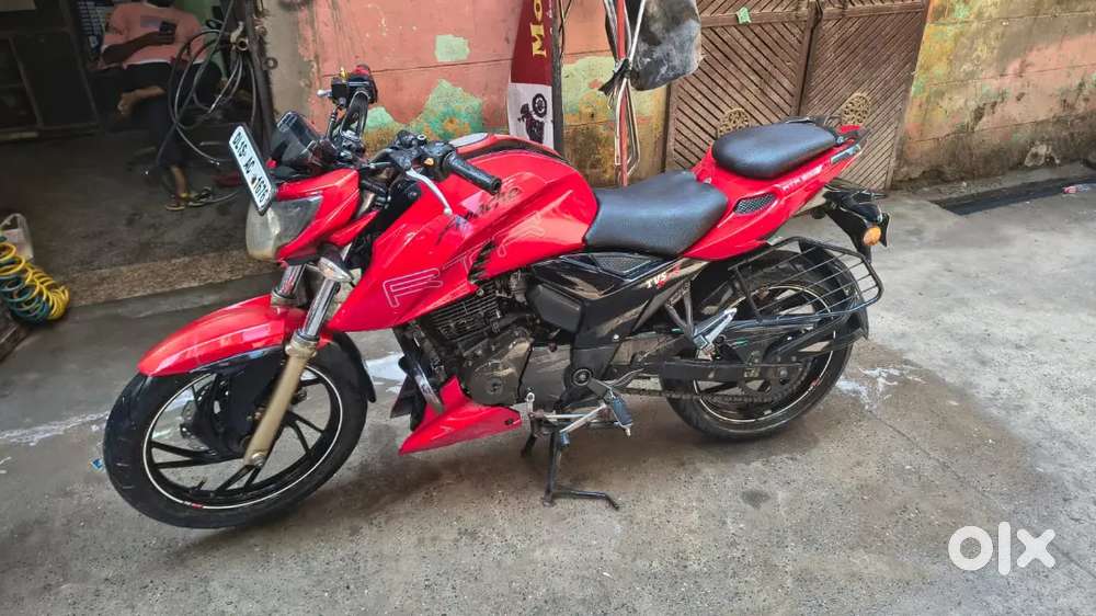 TVS Apache RTR 200 4V