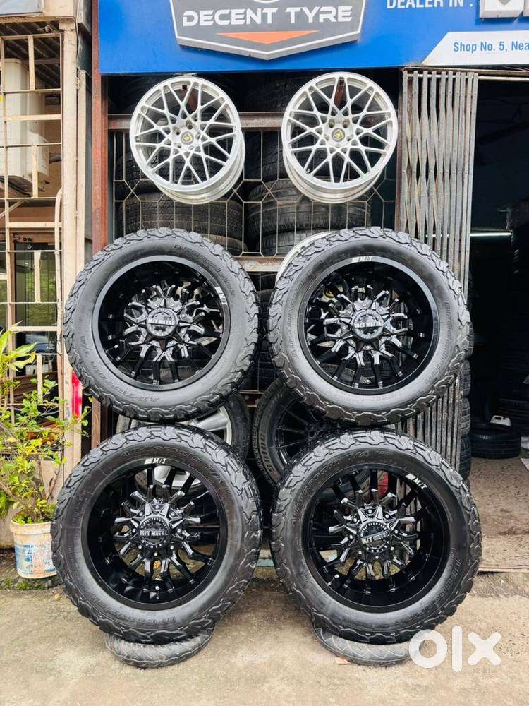 FORTUNER ALLOY WHEELS 20 INCH SET OF 4 (VERY GOOD CONDITION)