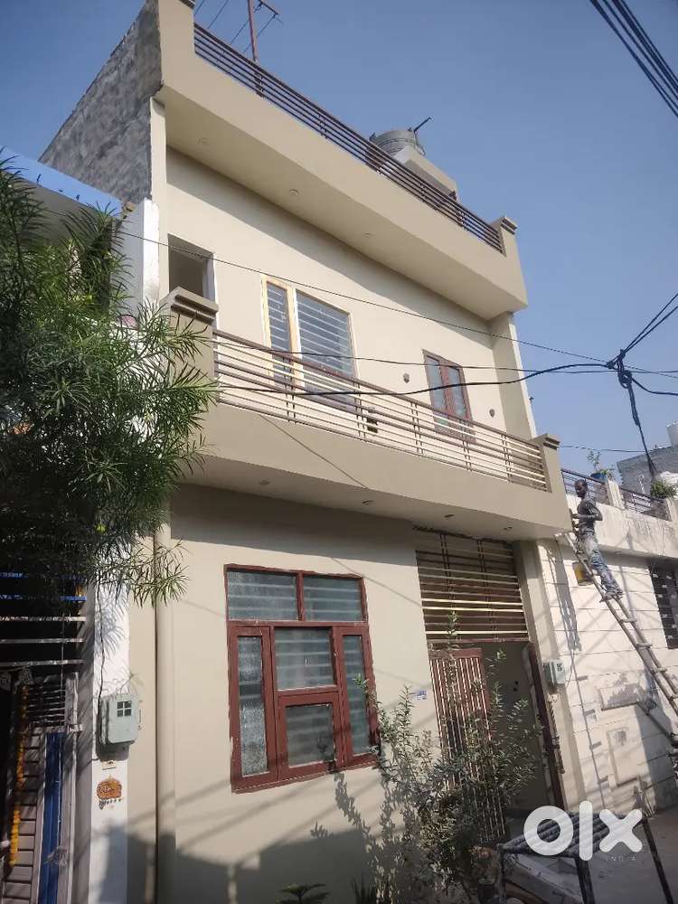 2bhk house with kichen and bathroom for rent