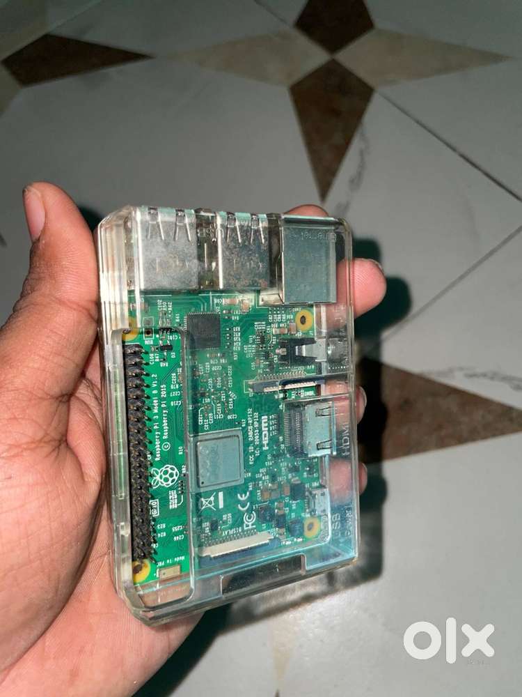 Raspberry Pi (Excellent Condition) + 32GB Memory Card + HDMI Connector