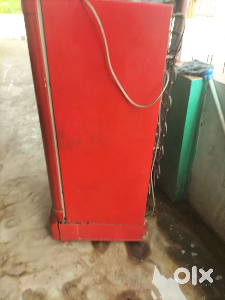 Whirlpool fridge 180 litres