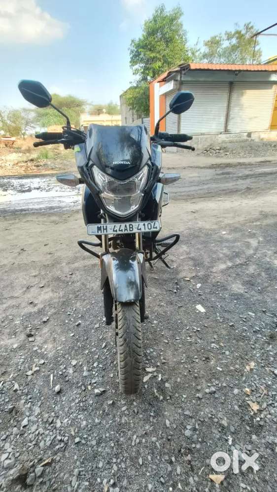 Sp shine available for sale,very good in condition,back tyre is new