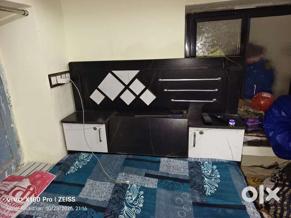 4*6 with storage Bad with metress