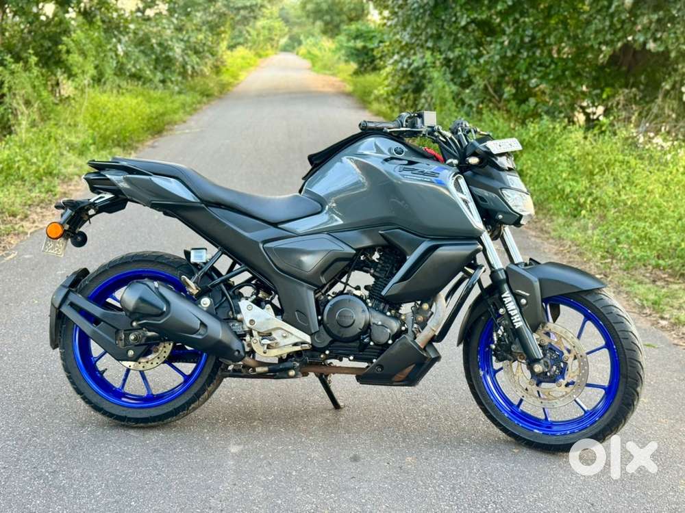 Yamaha FZS Version 3.0 (ABS) - Mettalic Grey Colour Bike for sale