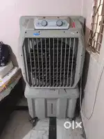 SALE MY GOOD CONDITION COOLER ONLY 4 TH MONTH OLD