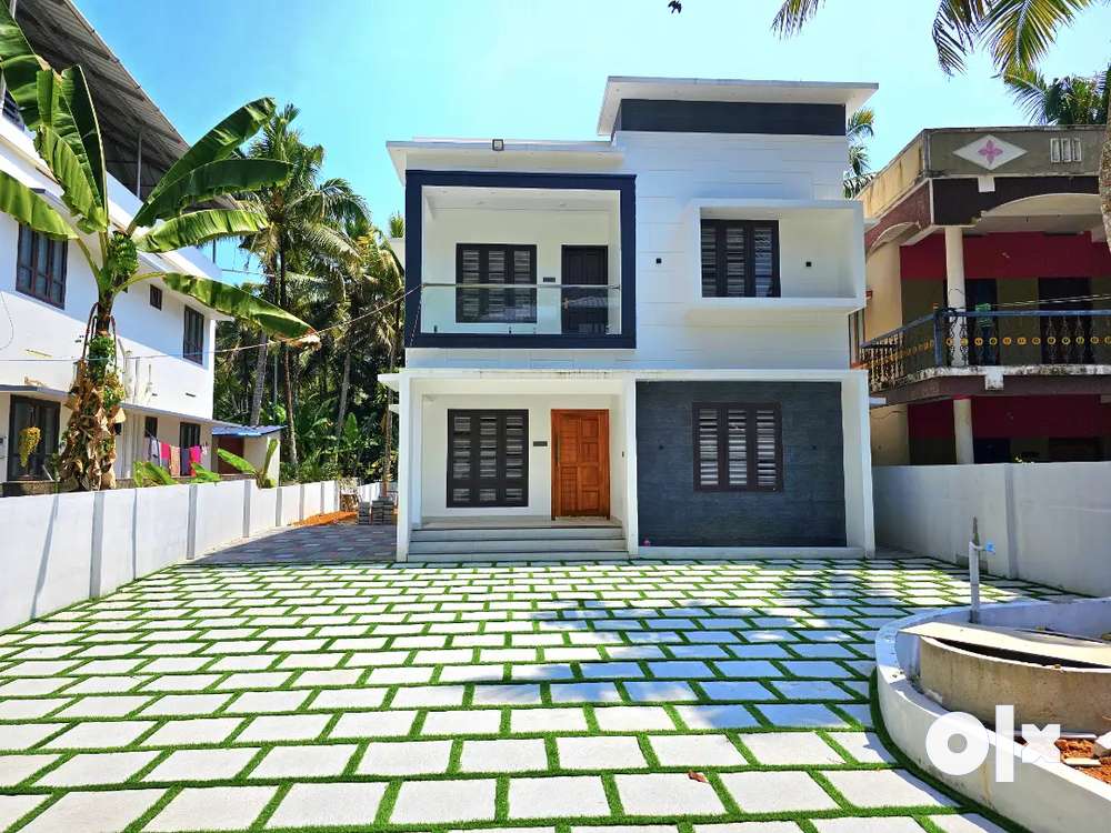 14 CENTS & 4BHK NEW HOUSE