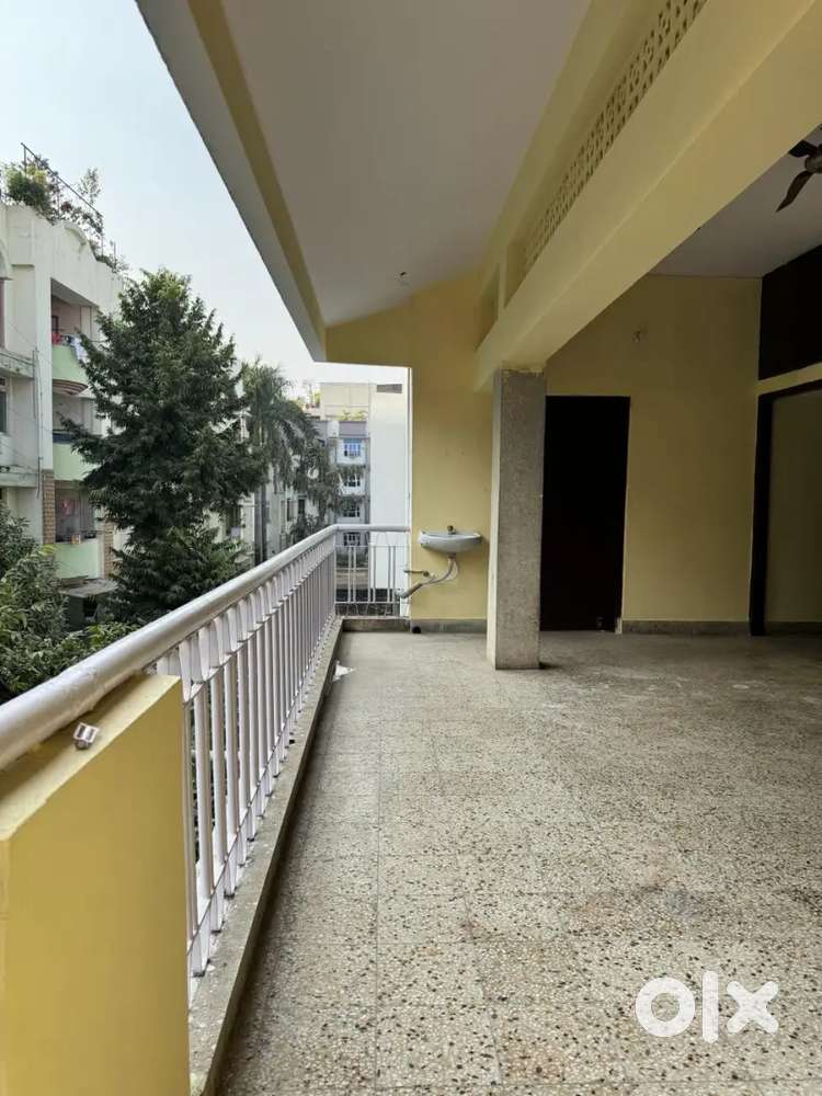 खाना बनाने के लिए एक रसोईया की जरूरत है ,हॉस्टल में