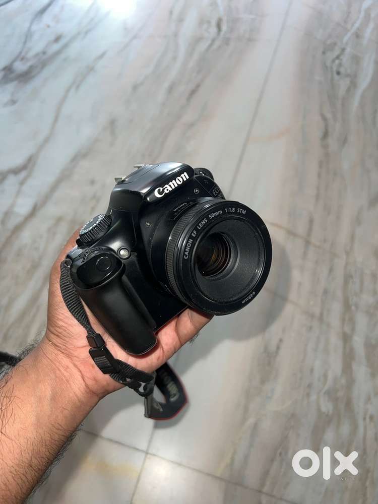 Camera canon 1100d for sale.