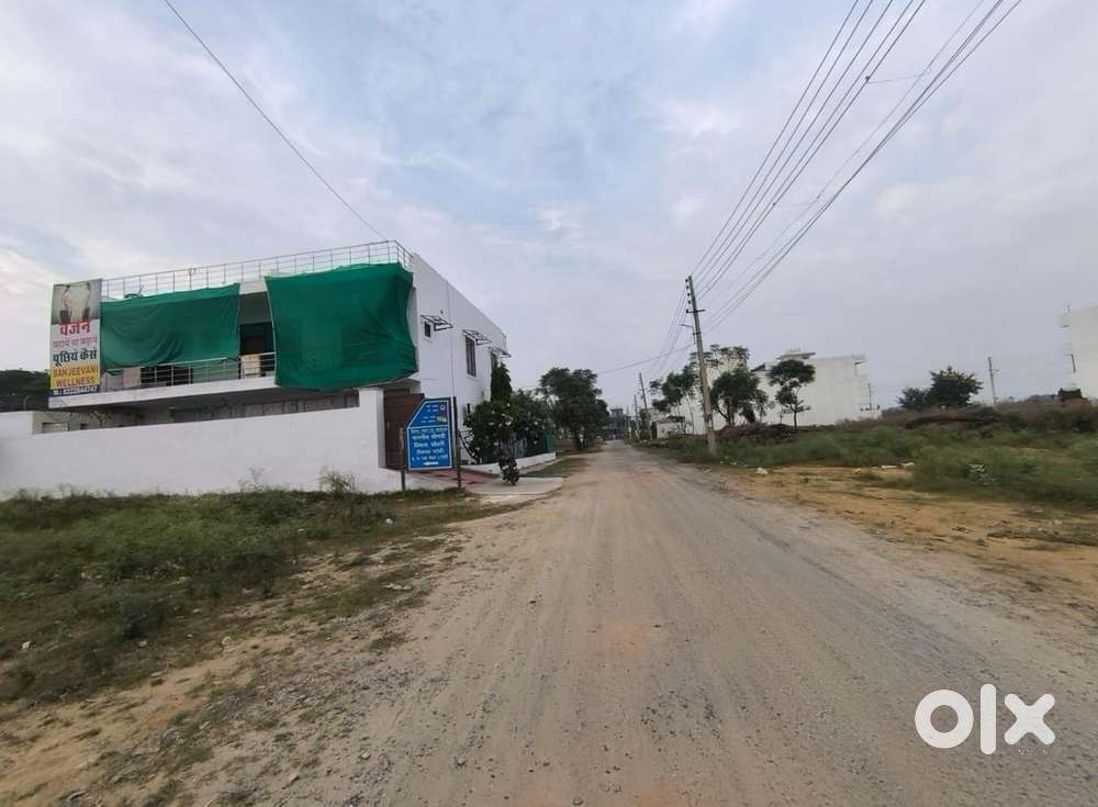 200.5 sq yd Plot for sale- 10 marla