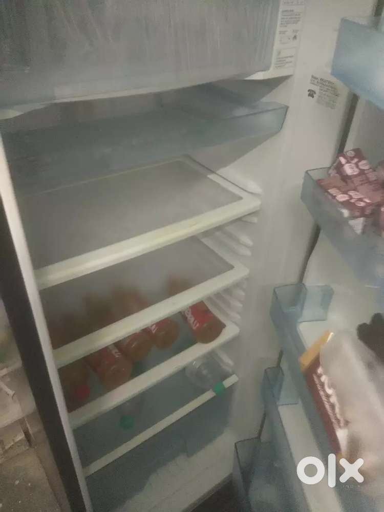 1 fridges 230 litter 2021 model bilkul good condiction sale karna he