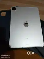 Ipad  pro m1 chip no scratch Good condition