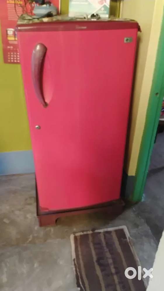 LG FRIDGE IN GOOD CONDITION