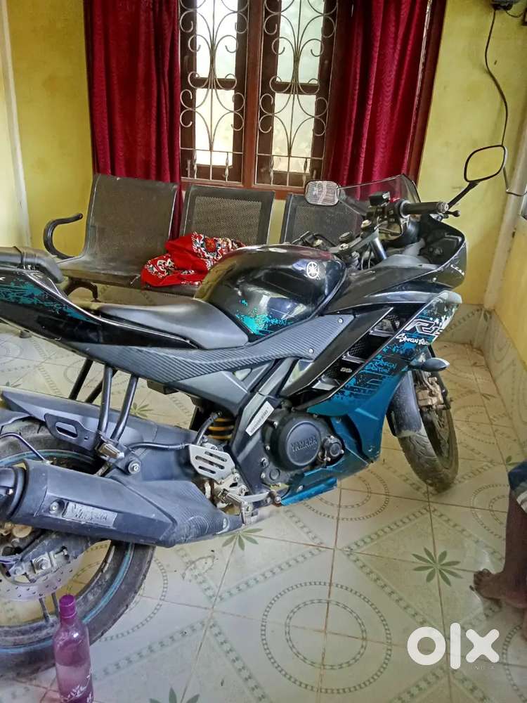 R15 black and blue colour