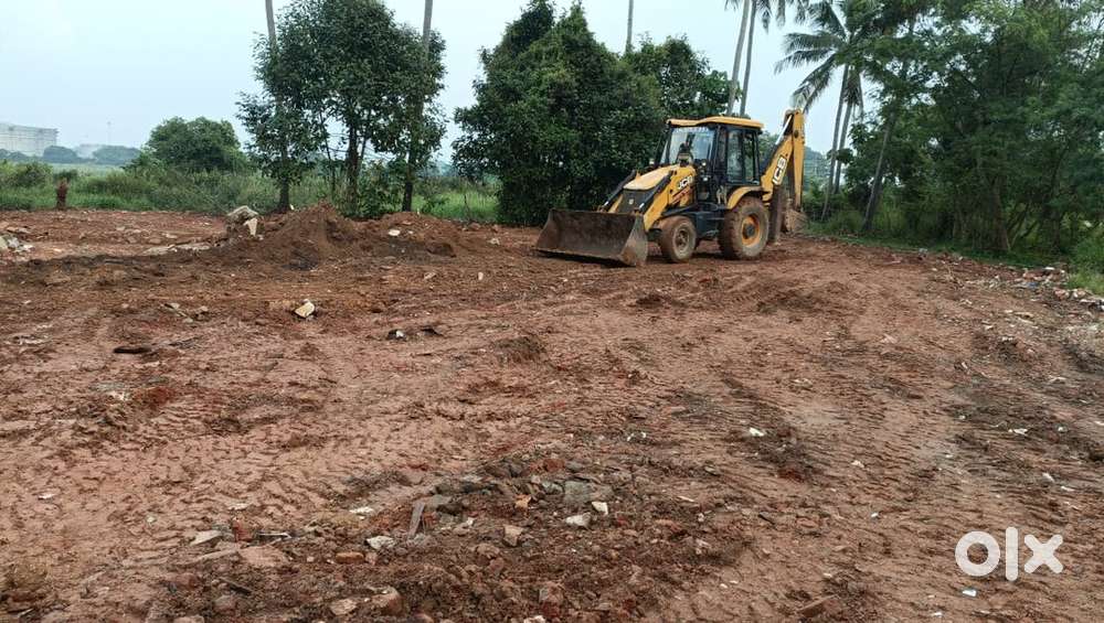 32 cents of residential land for sale in Eroor, Tripunithura