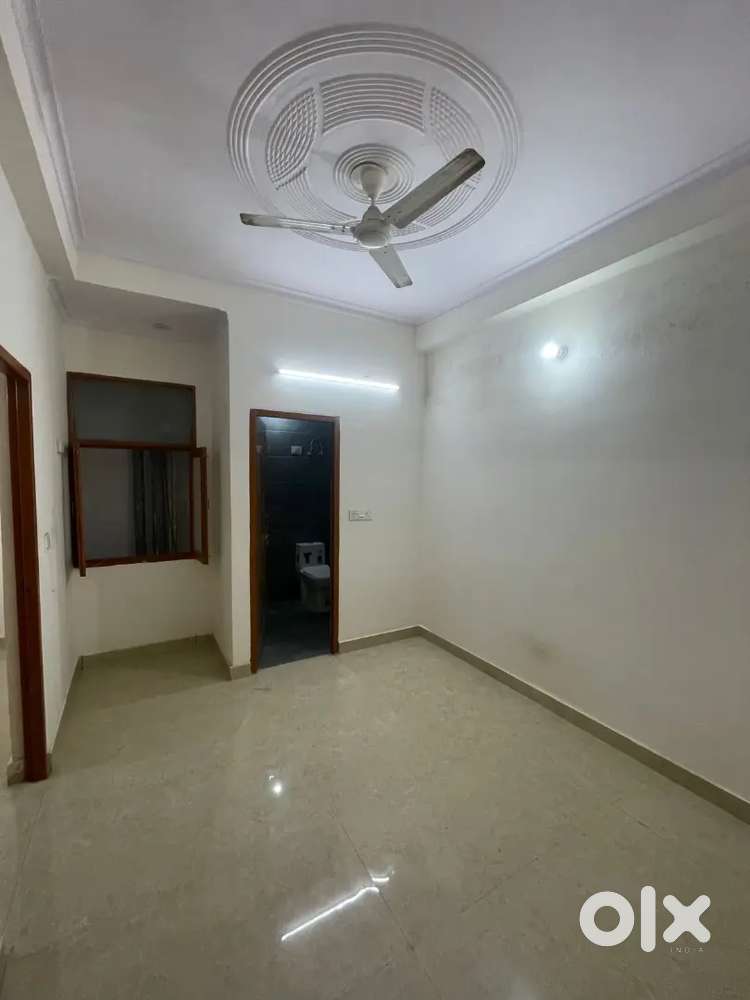 1bhk semi furnished flat for rent