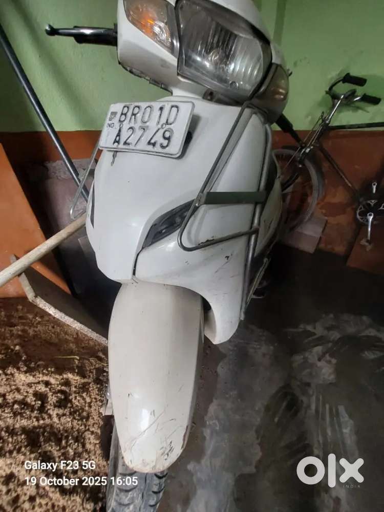 New condition me hai koi kharbi nahi hai..
