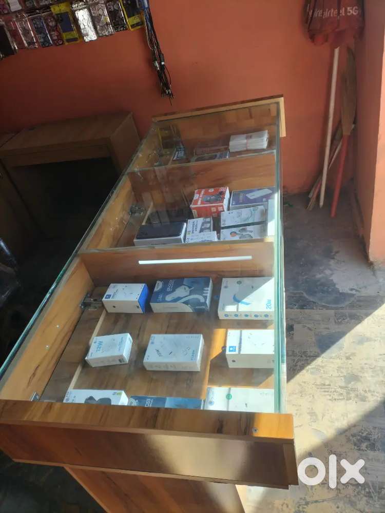 કાઉન્ટર મોબાઇલ સ્ટેશનરી