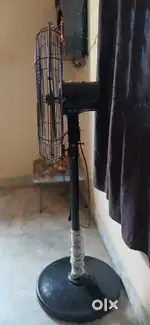 SEC STAND FAN ( WELL MAINTAINED)