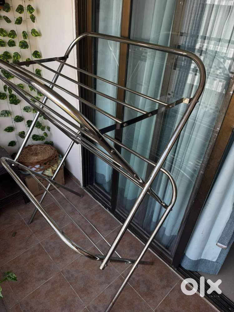 Cloth drying stand