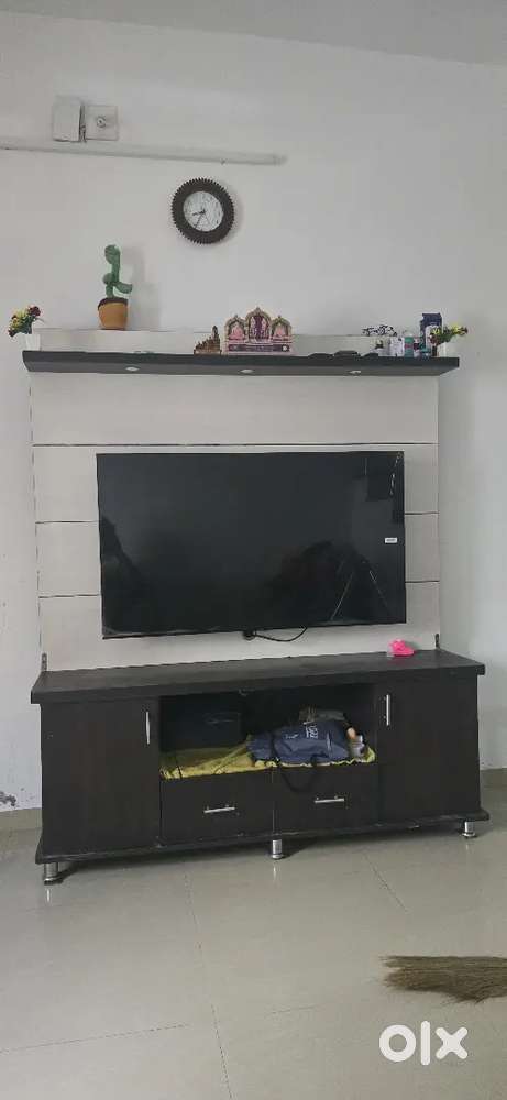 Up to 55 Inch TV Unit
